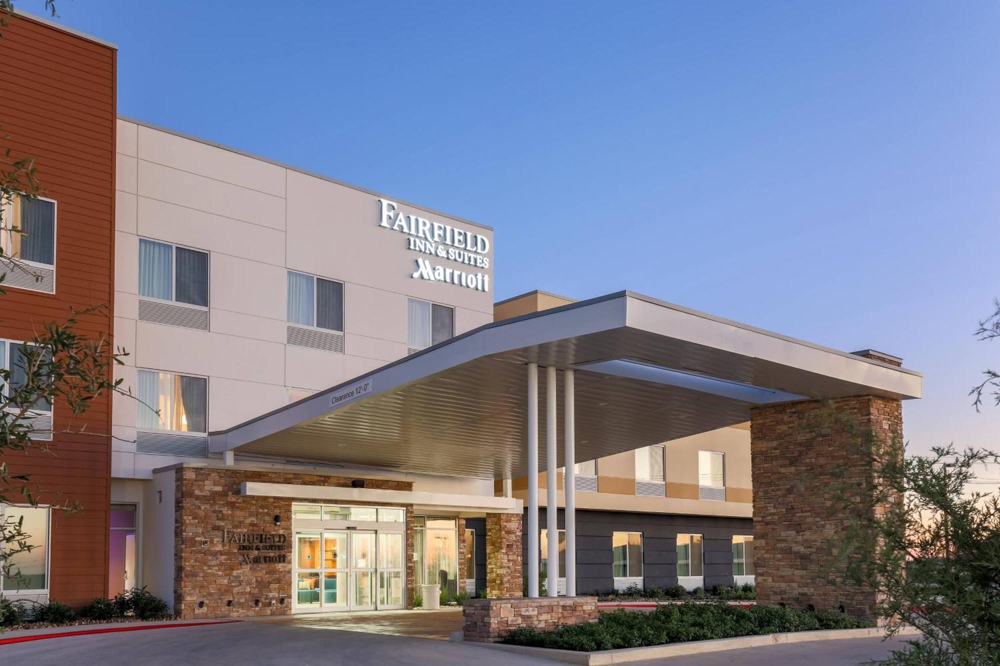 Fairfield Inn & Suites By Marriott Pleasanton Exterior foto